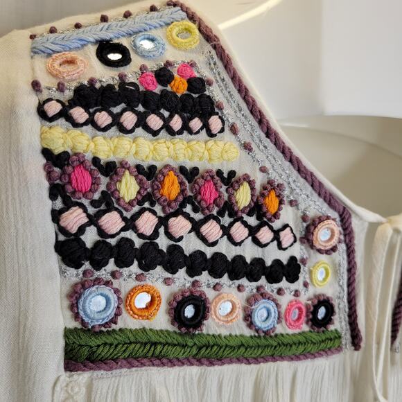 Lord & Taylor White Boho Peasant Top w/ Embroidered Neckline, M - Picture 5 of 10